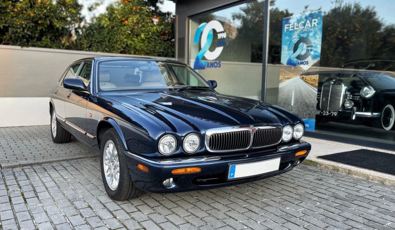 Jaguar XJ8